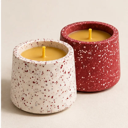 Bougies de Noël en pot terrazzo ivoire et grenat, grand format 60h