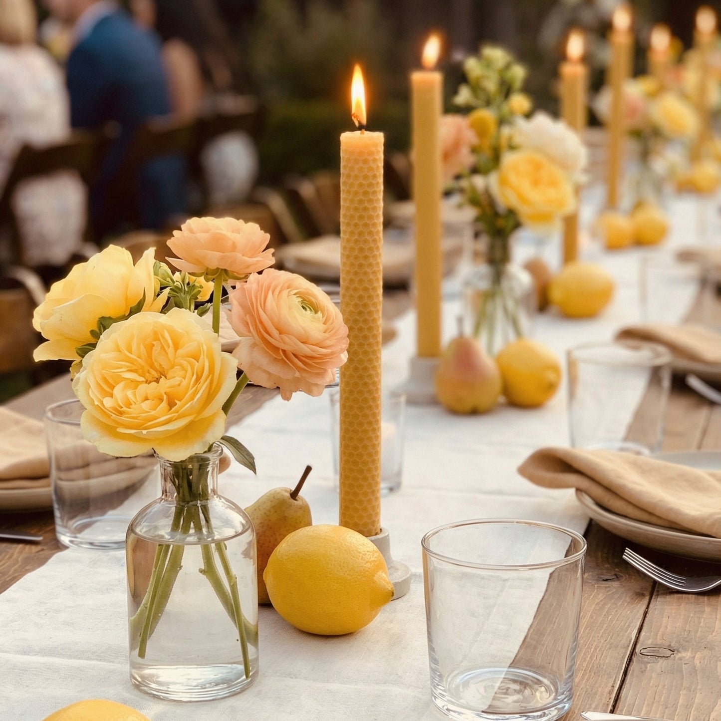 decoration mariage jaune avec chandelle cire d'abeille